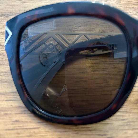 Tory Burch Sunglasses TY9034 - Picture 4 of 7